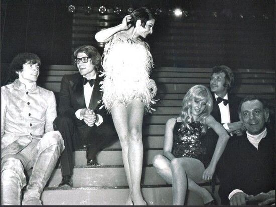 ZIzi Jeanmaire jako hlavní hvězda kabaretní revue. Foto: Getty.